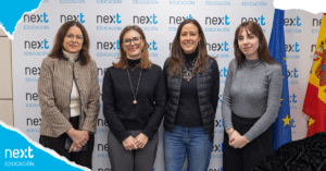 El equipo de la Cámara de Comercio Italiana, junto al de Next Educación, en la sede académica de la escuela.